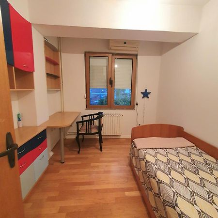 3 Bedroom Home With Parking Garage In The Heart Of סקופיה מראה חיצוני תמונה