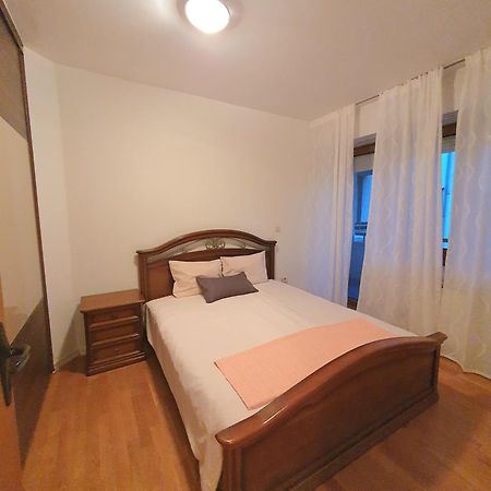 3 Bedroom Home With Parking Garage In The Heart Of סקופיה מראה חיצוני תמונה