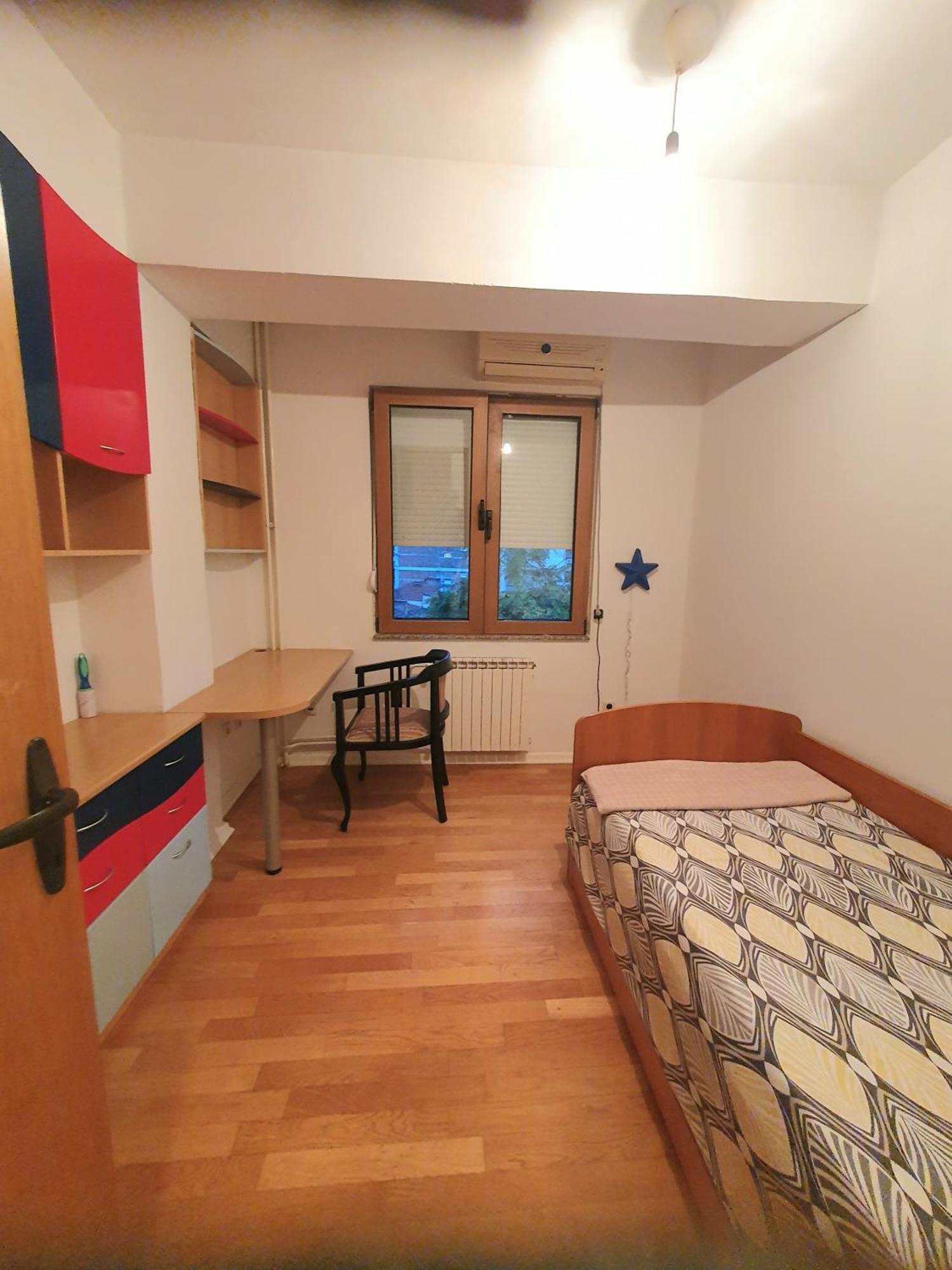 3 Bedroom Home With Parking Garage In The Heart Of סקופיה מראה חיצוני תמונה