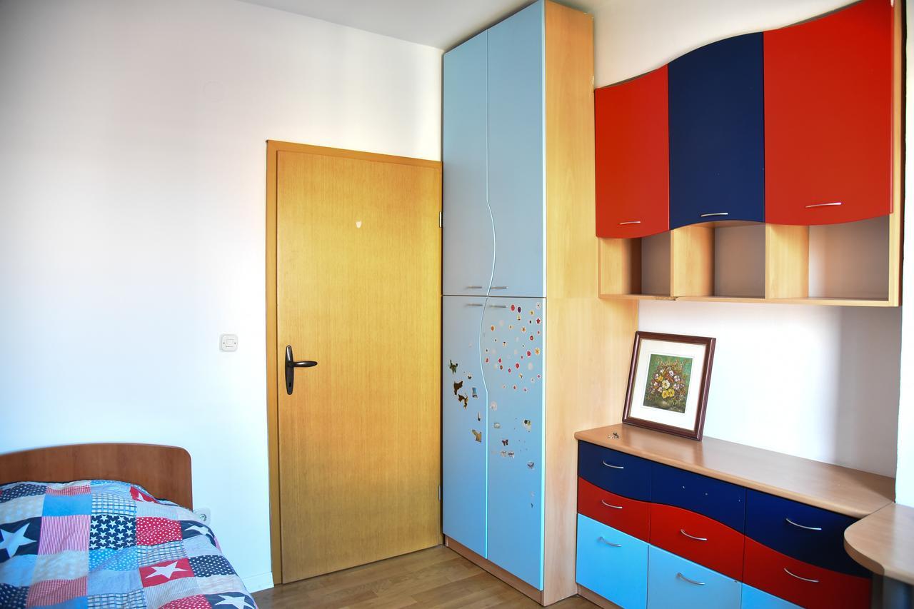 3 Bedroom Home With Parking Garage In The Heart Of סקופיה מראה חיצוני תמונה