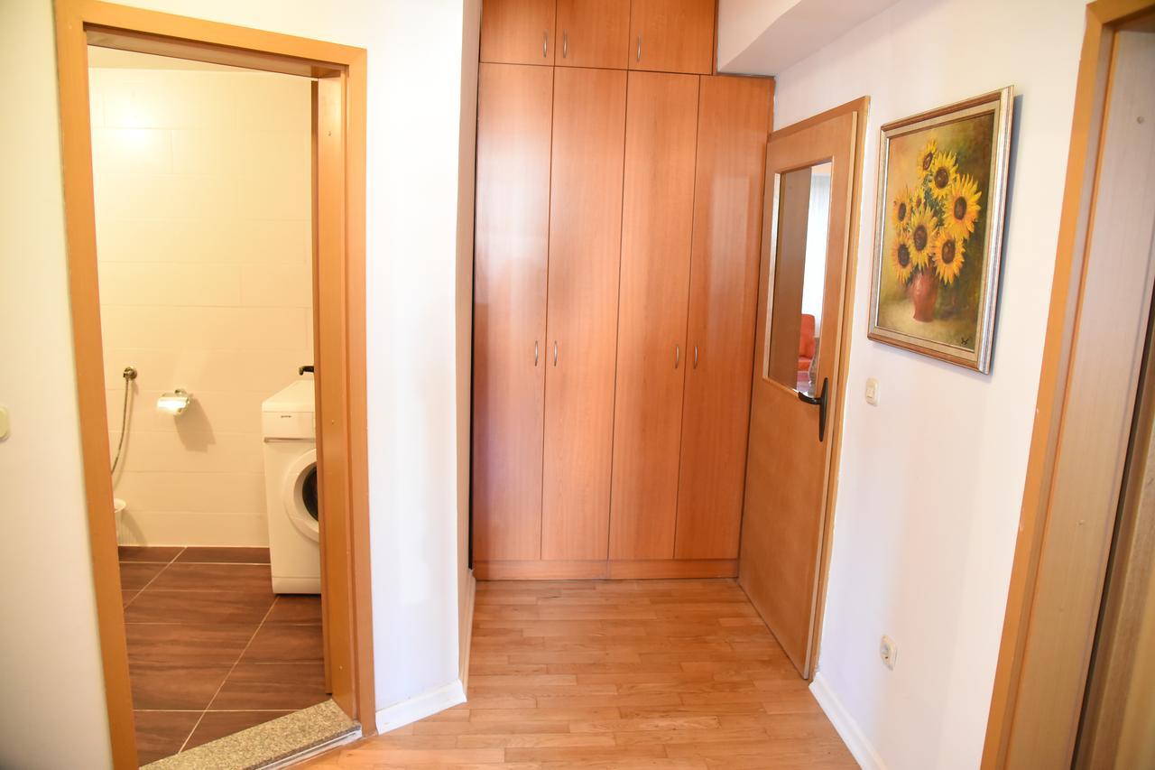 3 Bedroom Home With Parking Garage In The Heart Of סקופיה מראה חיצוני תמונה