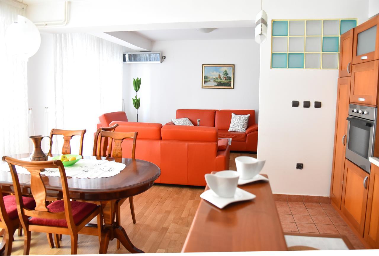 3 Bedroom Home With Parking Garage In The Heart Of סקופיה מראה חיצוני תמונה