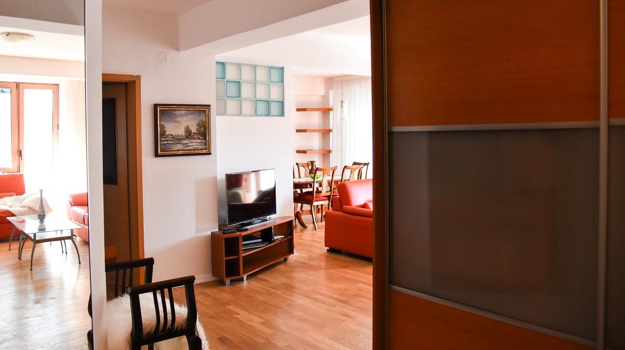 3 Bedroom Home With Parking Garage In The Heart Of סקופיה מראה חיצוני תמונה