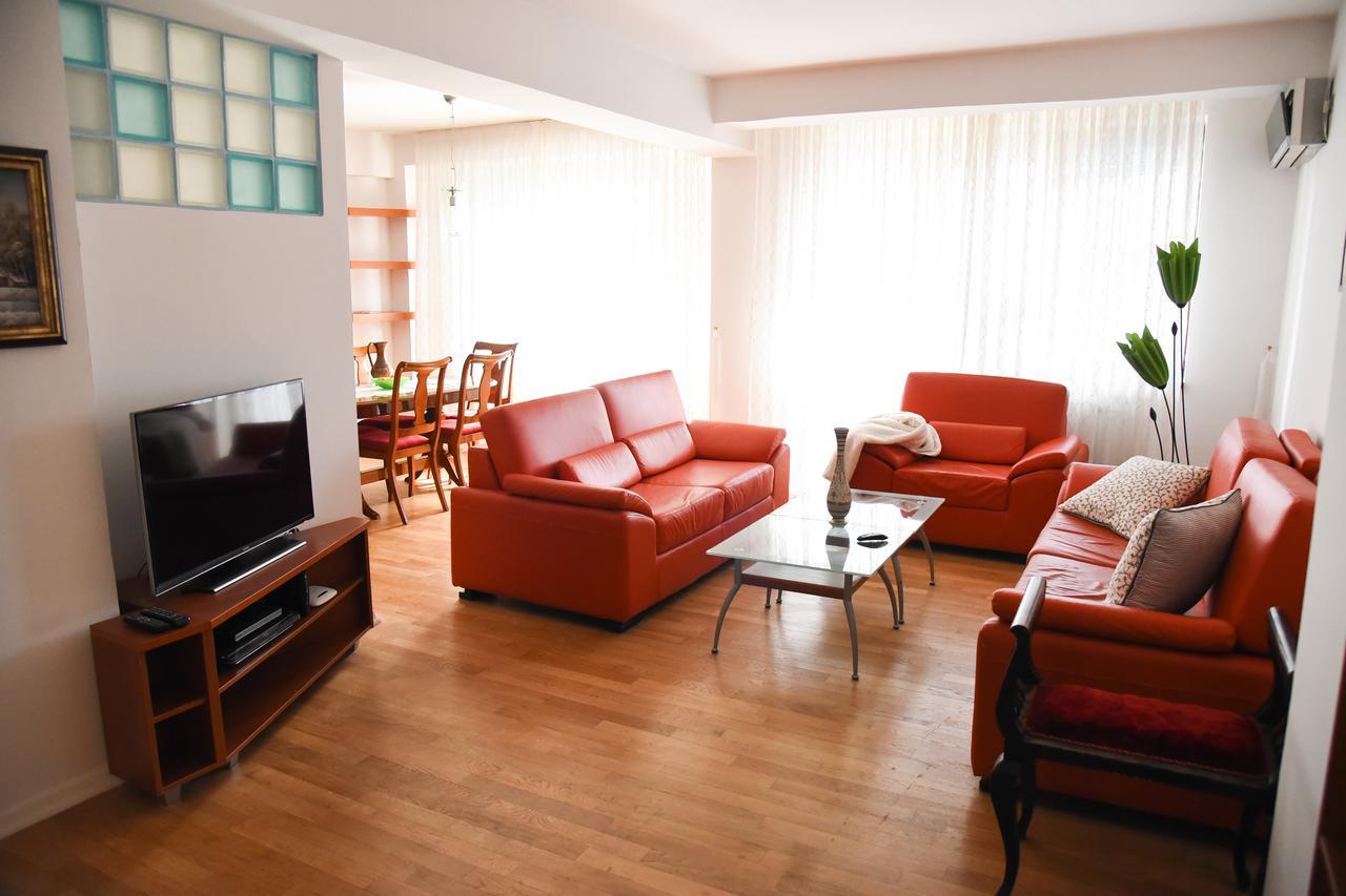 3 Bedroom Home With Parking Garage In The Heart Of סקופיה מראה חיצוני תמונה