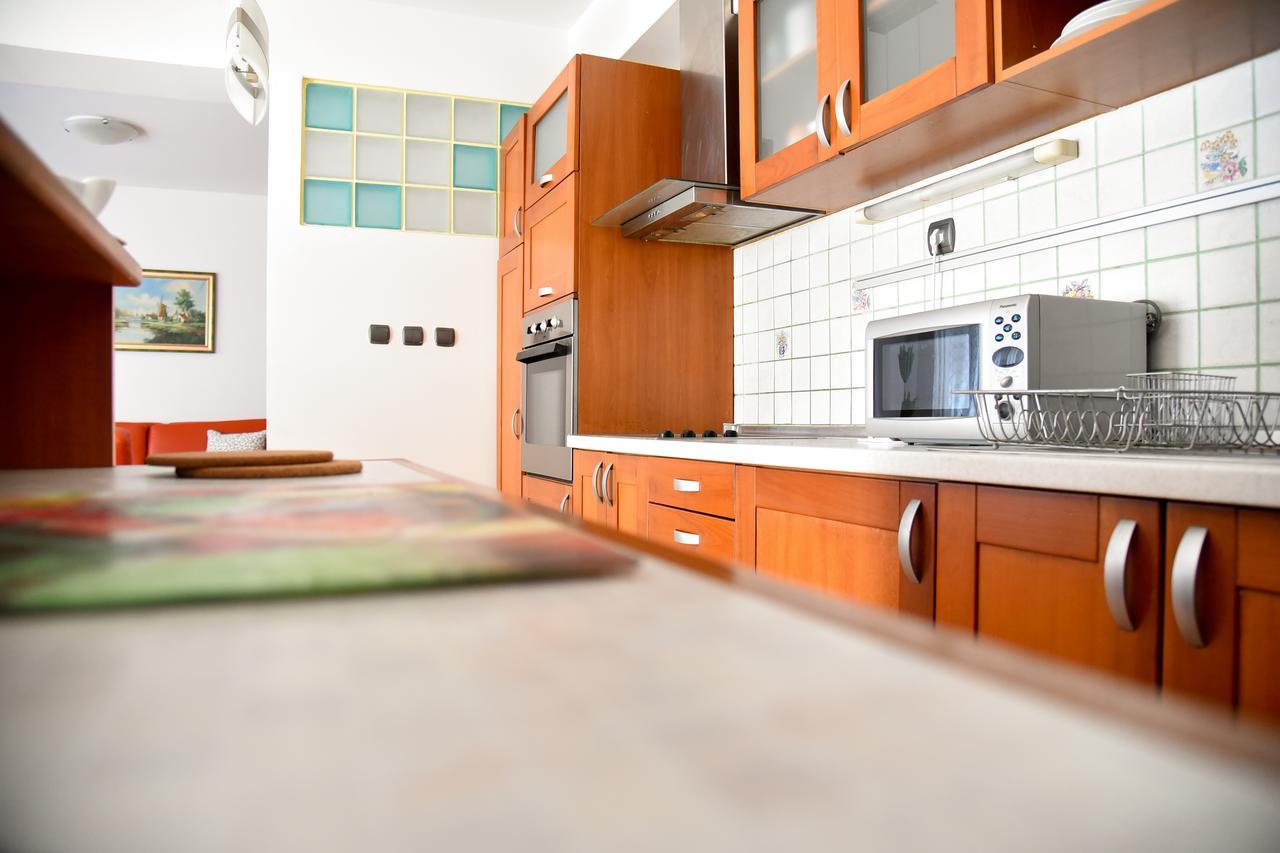3 Bedroom Home With Parking Garage In The Heart Of סקופיה מראה חיצוני תמונה
