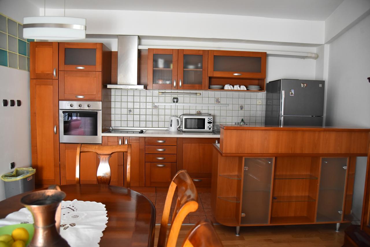 3 Bedroom Home With Parking Garage In The Heart Of סקופיה מראה חיצוני תמונה