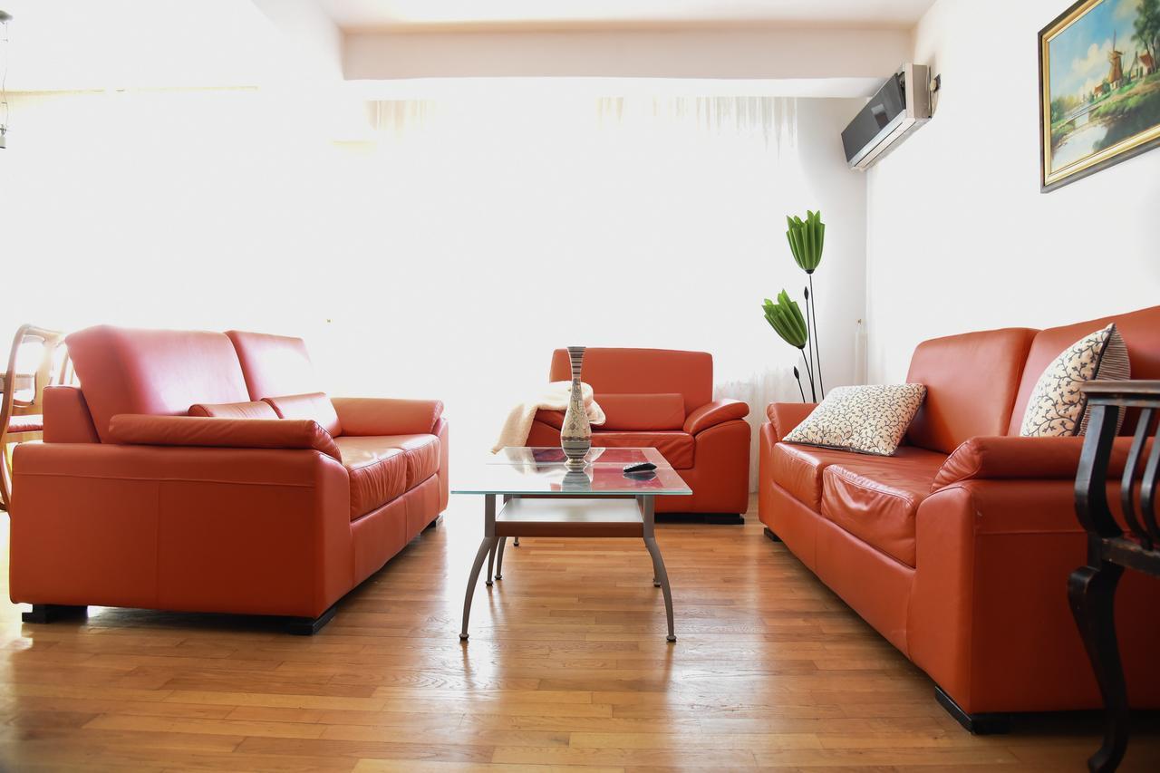 3 Bedroom Home With Parking Garage In The Heart Of סקופיה מראה חיצוני תמונה