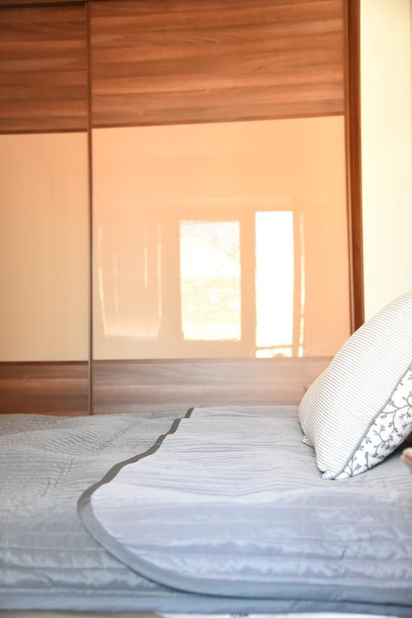 3 Bedroom Home With Parking Garage In The Heart Of סקופיה מראה חיצוני תמונה