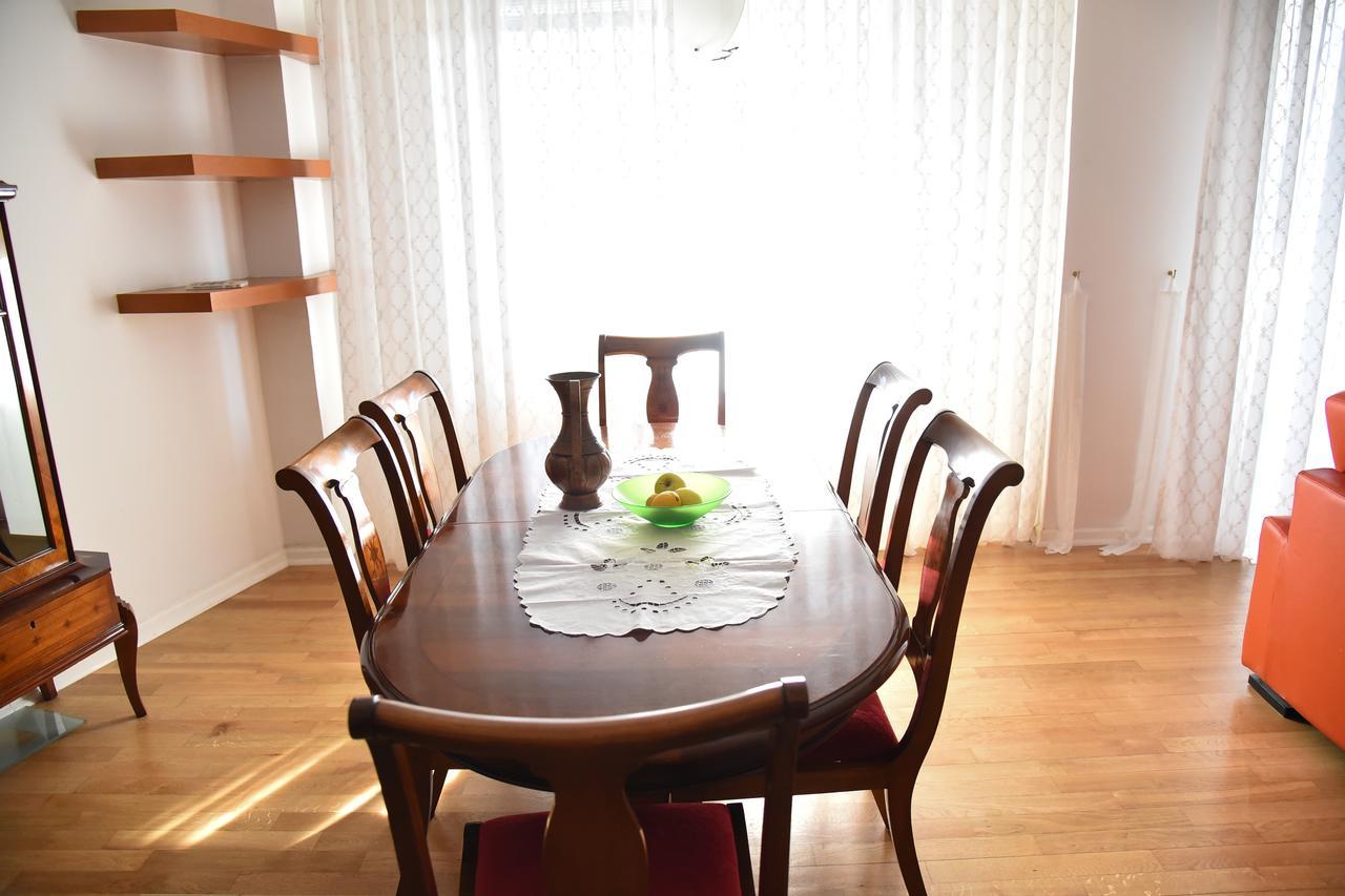 3 Bedroom Home With Parking Garage In The Heart Of סקופיה מראה חיצוני תמונה